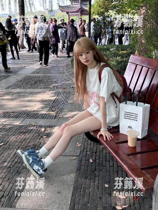 51爆料 朋友都说你out了?赶快下载51爆料,边走边吃瓜超带感!