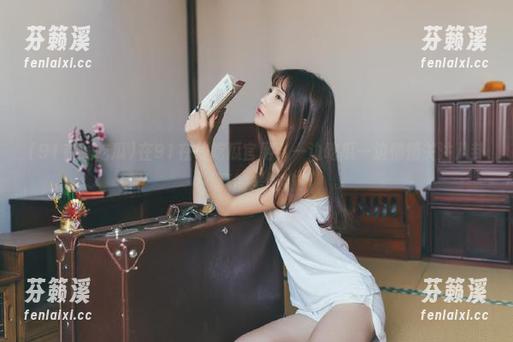 91在线吃瓜 在91在线吃瓜官网,一边吃瓜一边悄悄关注八卦,真的是过瘾!