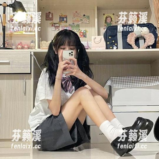 www.吃瓜网 浏览“www.吃瓜网.cc”时,我发现这网页不仅有瓜,还带着一丝丝的隐秘诱惑。