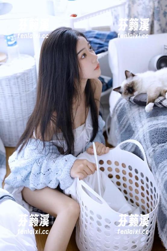 免费吃瓜网里，八卦快得恨不得插上翅膀，翻转千山万水。