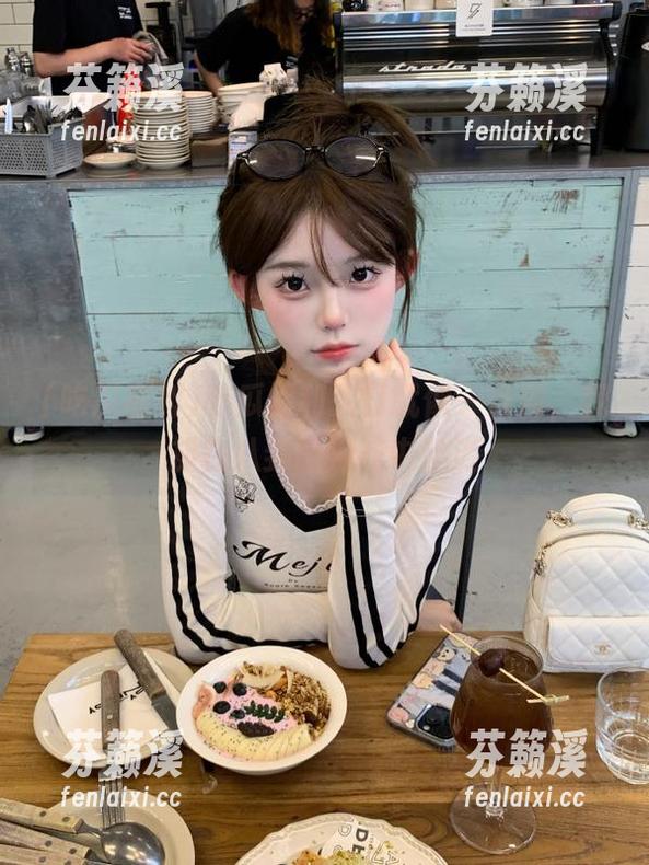 吃瓜福利入口就像一条河，我却在八卦的浪花中遨游