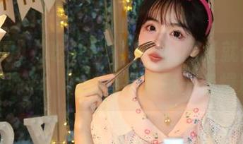“吃瓜网511”的网址就像隐秘的调味料，悄悄点缀着每一条爆料。