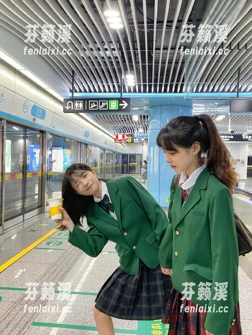 吃瓜网 只需登录“吃瓜网”,你的Online八卦瘾将会一发不可收拾!