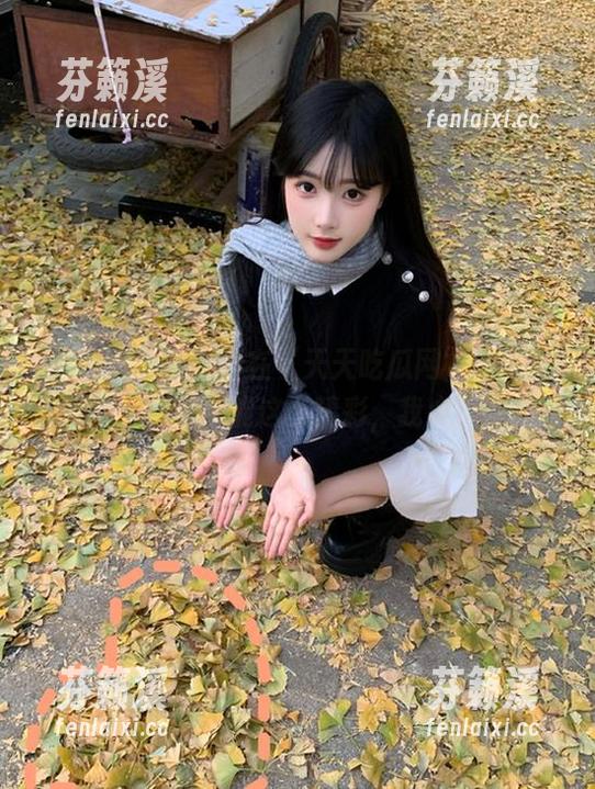 同在“天天吃瓜网”的地址，未曾想八卦还能这么精彩，我心里一惊。