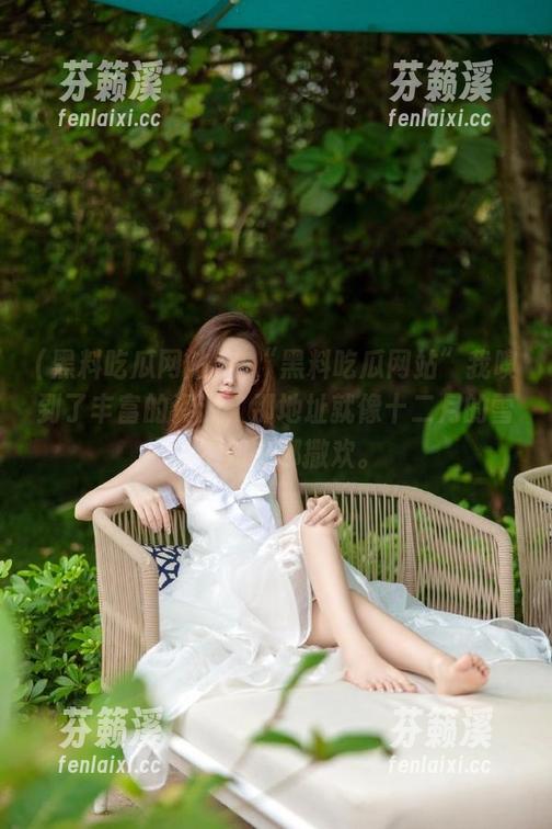 黑料吃瓜网站 在“黑料吃瓜网站”我嗅到了丰富的资源,那地址就像十二月的雪,不知在哪撒欢。