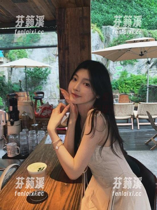 黑料社区 黑料社区官网:聚集吃瓜群众,我的瓜果真比我的足球还大!
