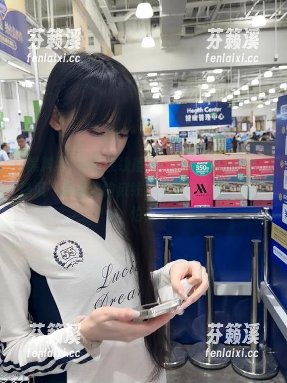 黑料网 免费在线播放,黑料网的最新“热瓜”挑战你的底线,尽管冒犯吧,我不怕!